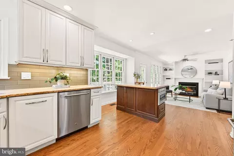 Kitchen - 1273 Lamplighter Way, Reston, VA 20194 photo 5 of 6