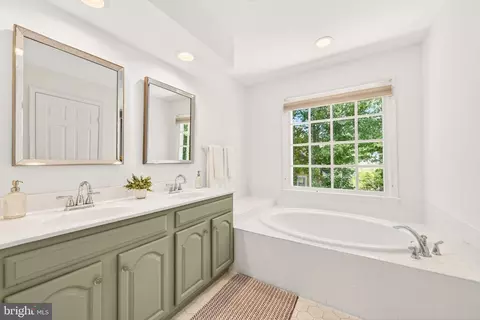 Bath - 1273 Lamplighter Way, Reston, VA 20194 photo 1 of 4