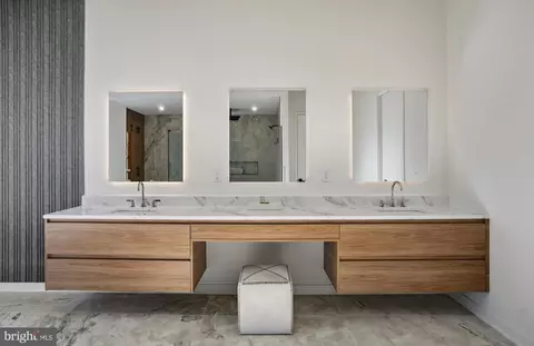 Bath - 7103 Westbury Rd, Mclean, VA 22101 photo 7 of 10
