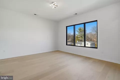 Bedroom - 7103 Westbury Rd, Mclean, VA 22101 photo 6 of 9