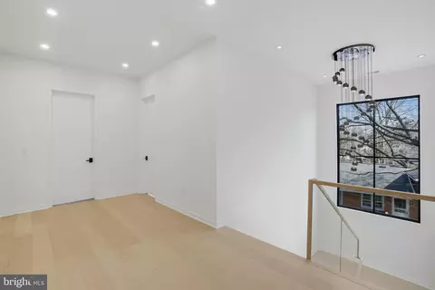 Entry Way - 7103 Westbury Rd, Mclean, VA 22101 photo 8 of 16