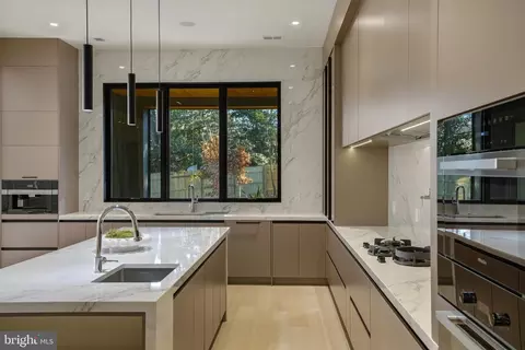 Kitchen - 7103 Westbury Rd, Mclean, VA 22101 photo 8 of 9