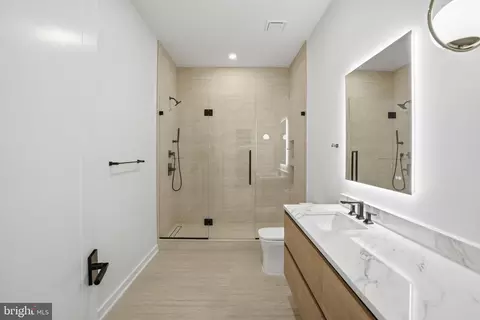 Entry Way - 7103 Westbury Rd, Mclean, VA 22101 photo 16 of 16