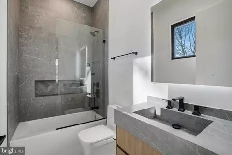 Bath - 7103 Westbury Rd, Mclean, VA 22101 photo 10 of 10