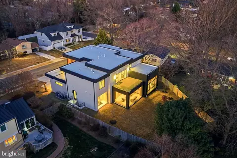 View/Area - 7103 Westbury Rd, Mclean, VA 22101 photo 3 of 3
