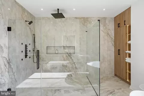 Bath - 7103 Westbury Rd, Mclean, VA 22101 photo 6 of 10
