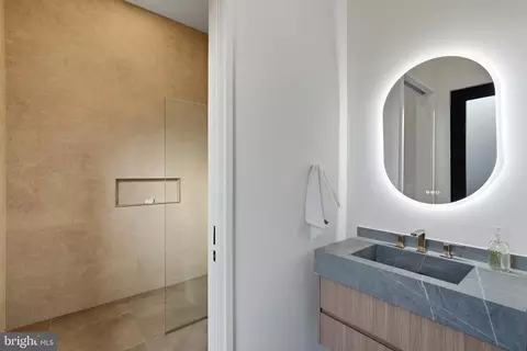 Bath - 7103 Westbury Rd, Mclean, VA 22101 photo 2 of 10