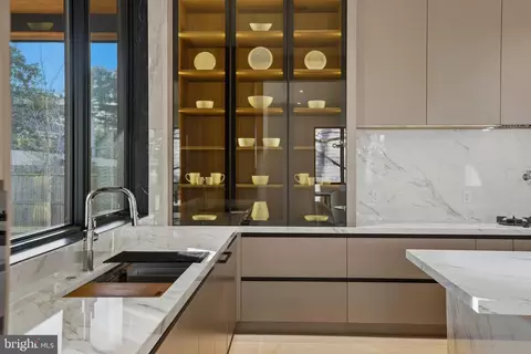 Kitchen - 7103 Westbury Rd, Mclean, VA 22101 photo 6 of 9