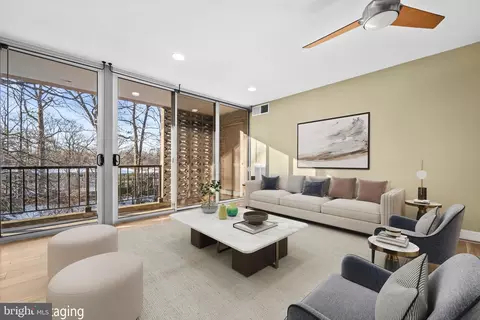 7753 Patriot Dr #51, Annandale, VA 22003