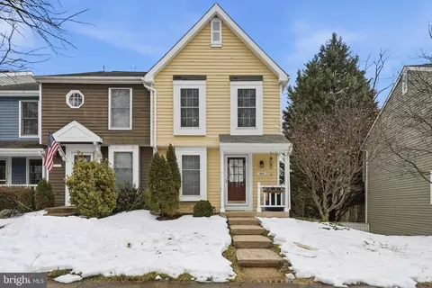 1669 Poplar Grove Dr, Reston, VA 20194