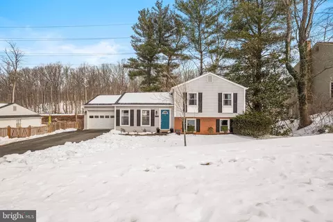 9514 Center St, Vienna, VA 22181