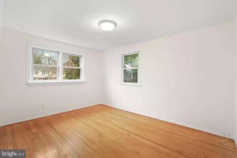 Bedroom - 7423 Exmore St, Springfield, VA 22150 photo 3 of 10
