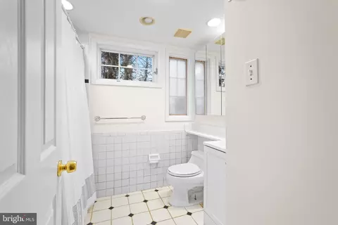 Bath - 7423 Exmore St, Springfield, VA 22150 photo 3 of 4