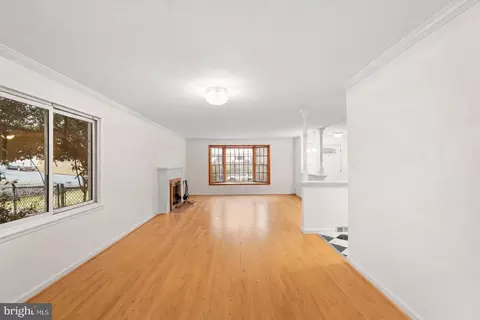 Living - 7423 Exmore St, Springfield, VA 22150 photo 4 of 9