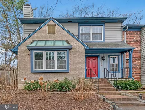 5918 Roberts Common Ct, Burke, VA 22015