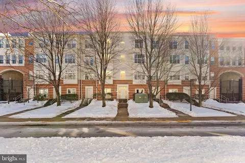 2791 Centerboro Dr #370, Vienna, VA 22181
