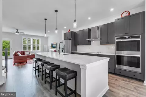 2603 Loganberry Dr, Herndon, VA 20171