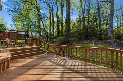 Exterior - 7917 Donegal Ln, Springfield, VA 22153 photo 6 of 11