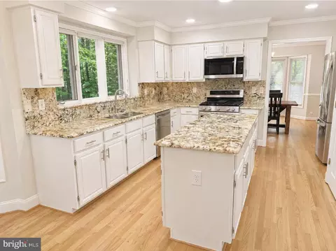 Kitchen - 7917 Donegal Ln, Springfield, VA 22153 photo 2 of 3