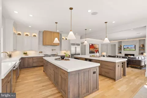 Kitchen - 6013 Woodland Ter, Mclean, VA 22101 photo 6 of 7