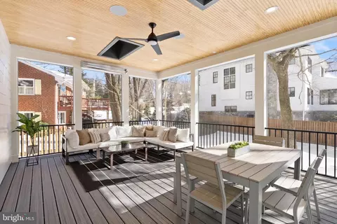 Exterior - 6013 Woodland Ter, Mclean, VA 22101 photo 5 of 12