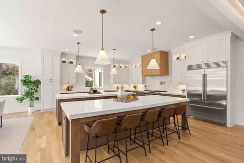 Kitchen - 6013 Woodland Ter, Mclean, VA 22101 photo 1 of 7