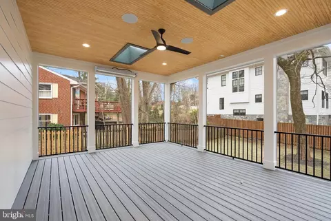 Exterior - 6013 Woodland Ter, Mclean, VA 22101 photo 6 of 12