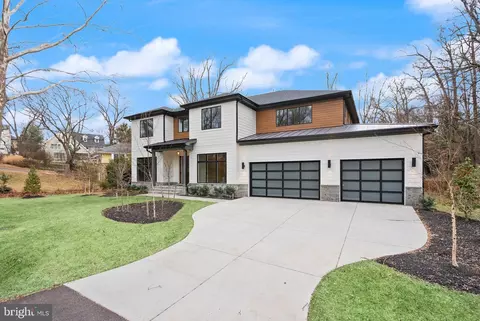 Exterior - 6013 Woodland Ter, Mclean, VA 22101 photo 2 of 12