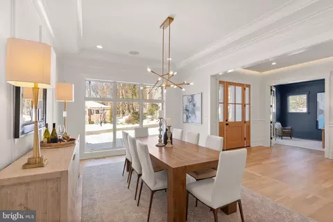 Dining - 6013 Woodland Ter, Mclean, VA 22101 photo 2 of 6