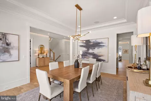 Dining - 6013 Woodland Ter, Mclean, VA 22101 photo 4 of 6