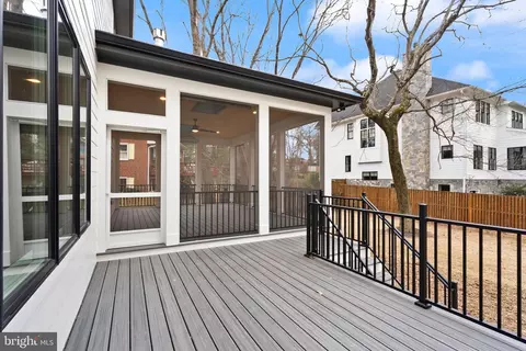 Exterior - 6013 Woodland Ter, Mclean, VA 22101 photo 11 of 12