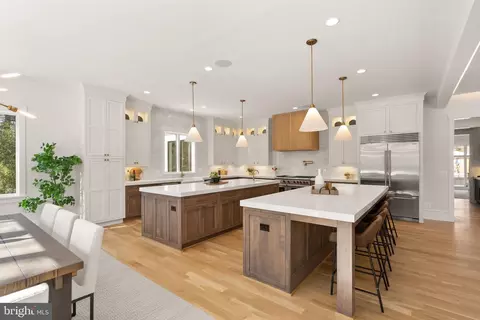 Kitchen - 6013 Woodland Ter, Mclean, VA 22101 photo 7 of 7