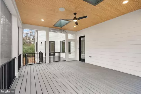 Exterior - 6013 Woodland Ter, Mclean, VA 22101 photo 10 of 12