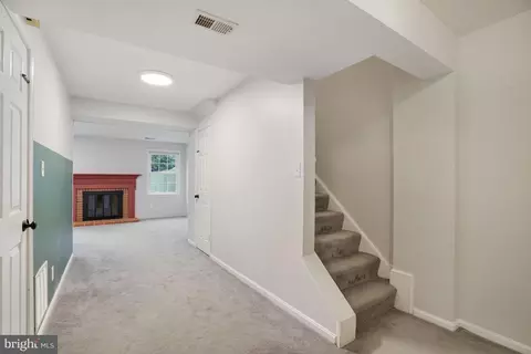 Entry Way - 7005 Leestone St, Springfield, VA 22151 photo 5 of 6
