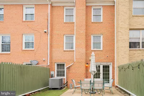 Exterior - 7005 Leestone St, Springfield, VA 22151 photo 5 of 6