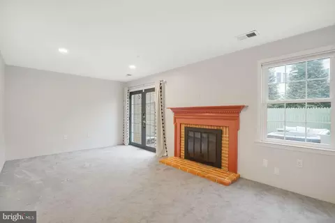 Living - 7005 Leestone St, Springfield, VA 22151 photo 6 of 6