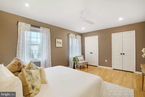 Bedroom - 7005 Leestone St, Springfield, VA 22151 photo 2 of 7