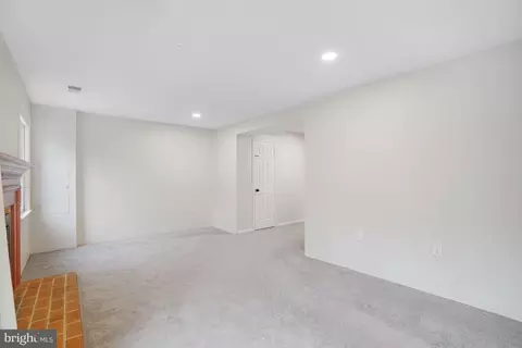 Living - 7005 Leestone St, Springfield, VA 22151 photo 4 of 6