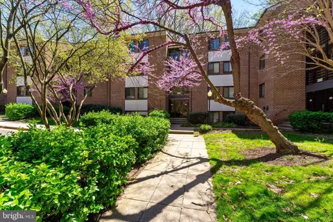 1540 Northgate Sq #21B, Reston, VA 20190