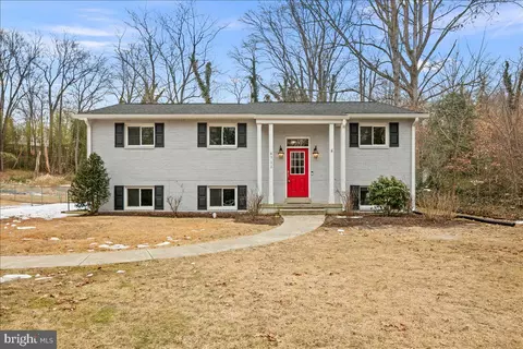 8711 Millbrook Pl, Alexandria, VA 22309