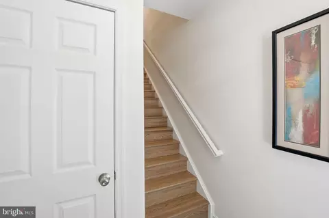 Entry Way - 1305 O Windleaf Dr, Reston, VA 20194 photo 2 of 2