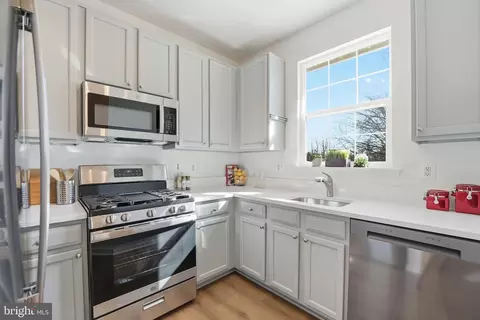 Kitchen - 1305 O Windleaf Dr, Reston, VA 20194 photo 1 of 2
