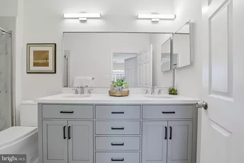 Bath - 1305 O Windleaf Dr, Reston, VA 20194 photo 1 of 4