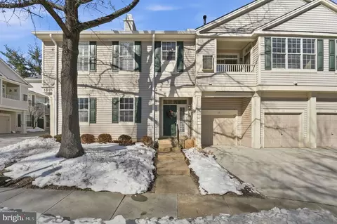 Exterior - 1305 O Windleaf Dr, Reston, VA 20194 photo 2 of 5