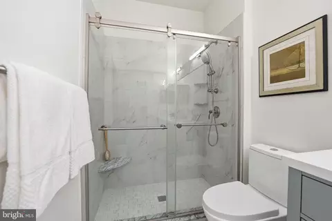 Bath - 1305 O Windleaf Dr, Reston, VA 20194 photo 2 of 4