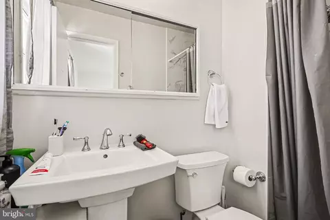 Bath - 7112 Dalhouse St, Springfield, VA 22151 photo 1 of 3