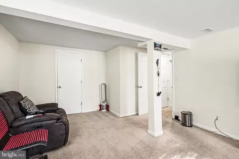 Entry Way - 7112 Dalhouse St, Springfield, VA 22151 photo 1 of 1