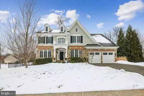 10321 Lynch Ln, Oakton, VA 22124