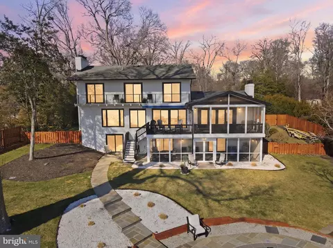 Exterior - 6057 River Dr, Lorton, VA 22079 photo 12 of 20