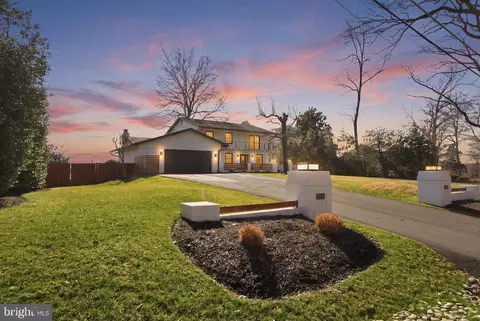 Exterior - 6057 River Dr, Lorton, VA 22079 photo 11 of 20